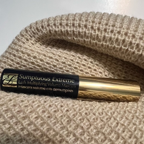 Estée Lauder  Sumptuous Extreme - Picture 1 of 4